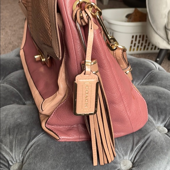 Coach - Picture 3 of 12